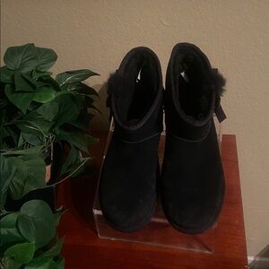 Koolaburra Black Ankle Boots with Bow Detail